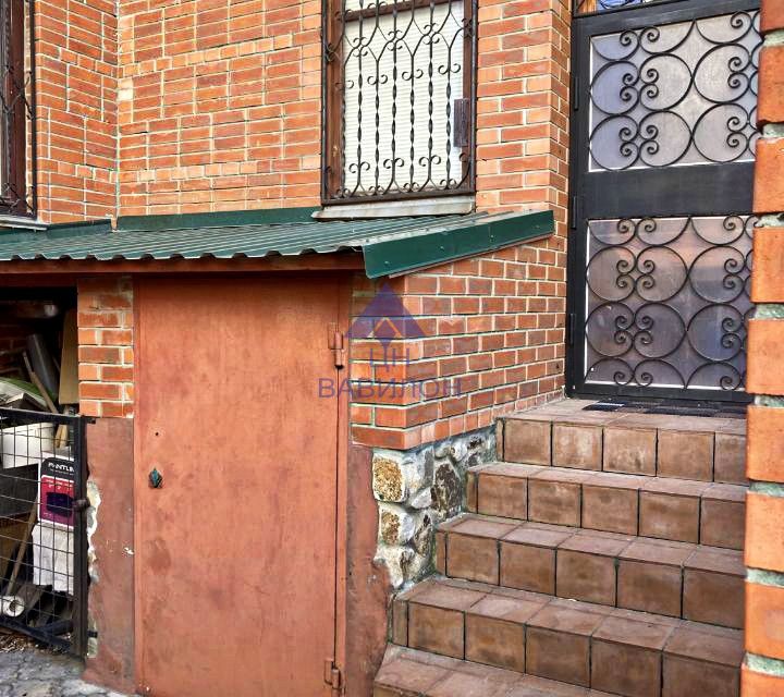 Продаётся 4-комнатная квартира, 124.8 м²