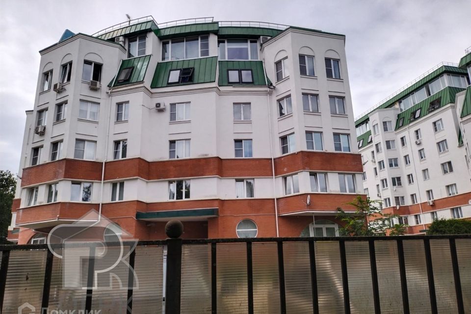 Продаётся 3-комнатная квартира, 156 м²
