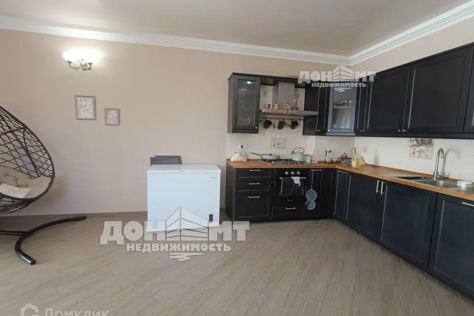Продаётся 2-этажный дом, 245 м²