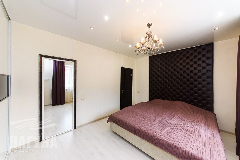 Продаётся 4-комнатная квартира, 104.8 м²