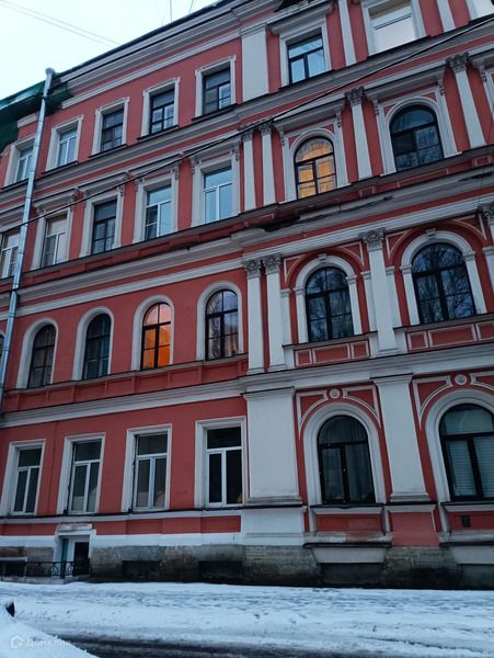 Продаётся 6-комнатная квартира, 205 м²