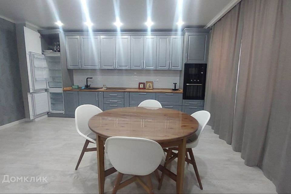Продаётся 3-комнатная квартира, 75.6 м²