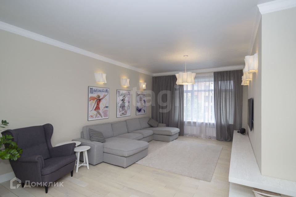 Продаётся 6-комнатная квартира, 165 м²