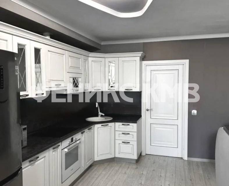 Продаётся 4-комнатная квартира, 125 м²