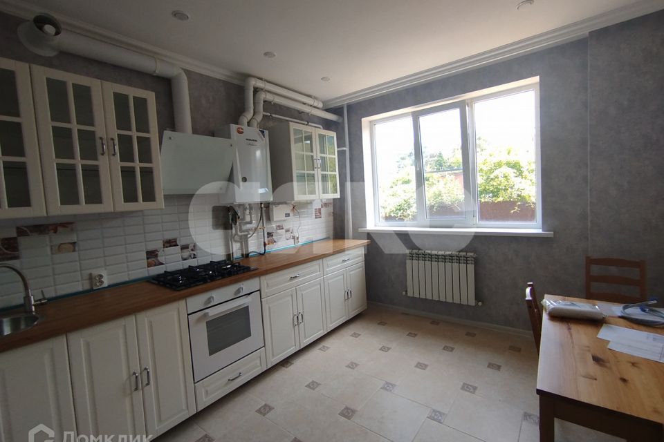 Сдаётся 2-комнатная квартира, 75.5 м²