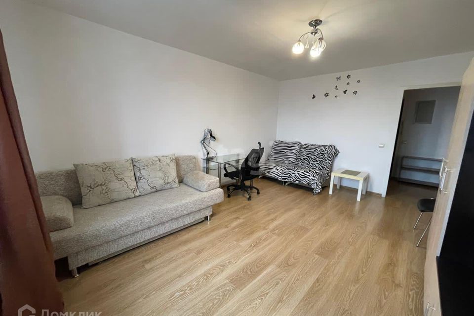 Продаётся 1-комнатная квартира, 43 м²