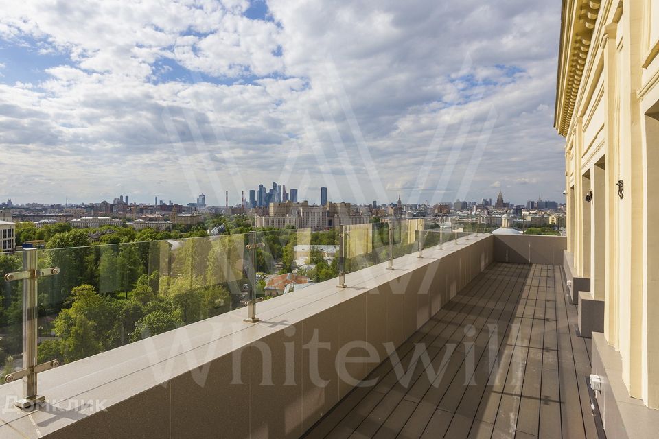 Продаётся 3-комнатная квартира, 130 м²