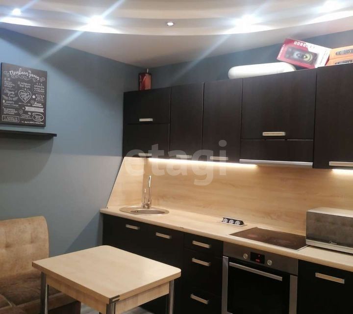 Продаётся 1-комнатная квартира, 41.8 м²