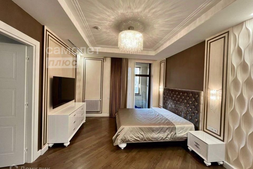 Продаётся 3-комнатная квартира, 130 м²