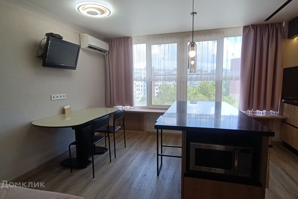 Продаётся 4-комнатная квартира, 125 м²