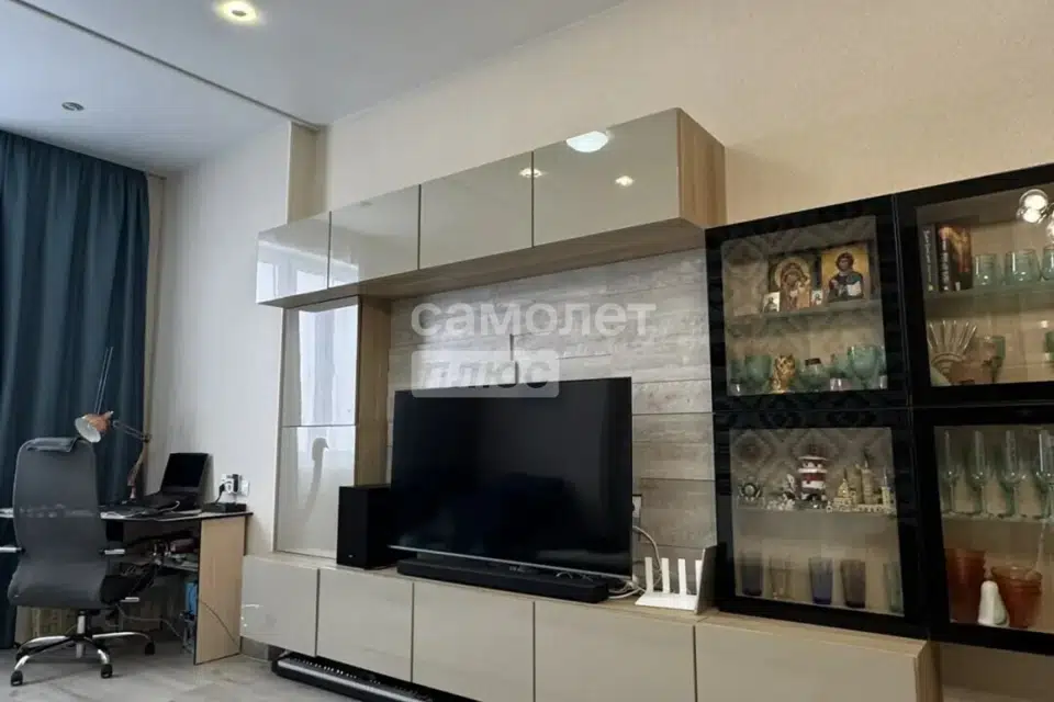 Продаётся 1-комнатная квартира, 42.1 м²