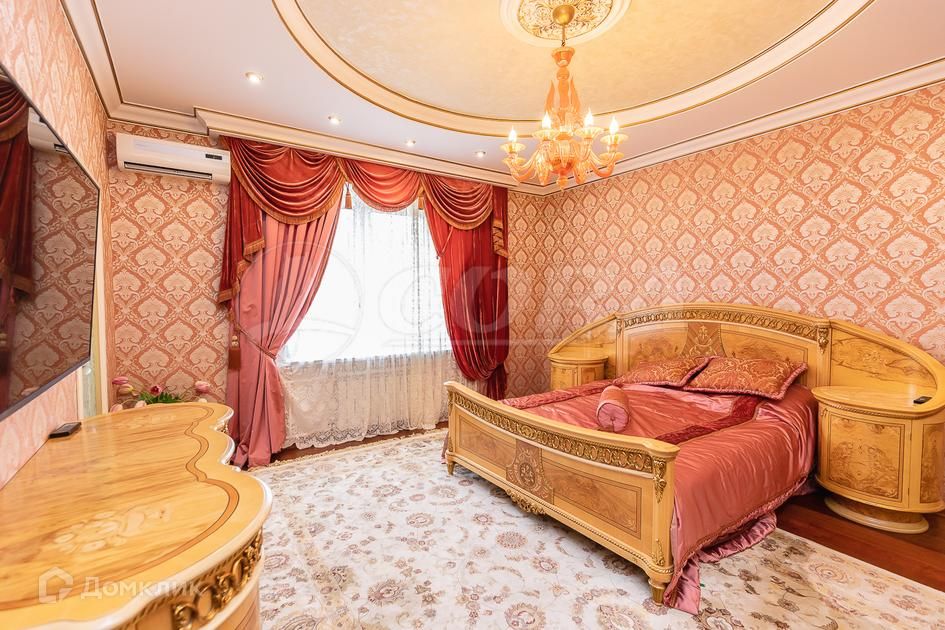 Продаётся 3-комнатная квартира, 153 м²