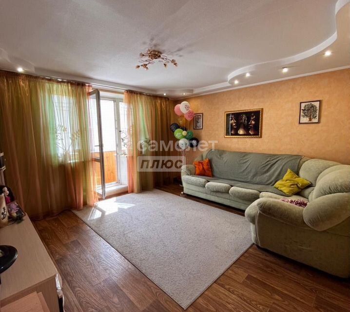 Продаётся 4-комнатная квартира, 79.7 м²