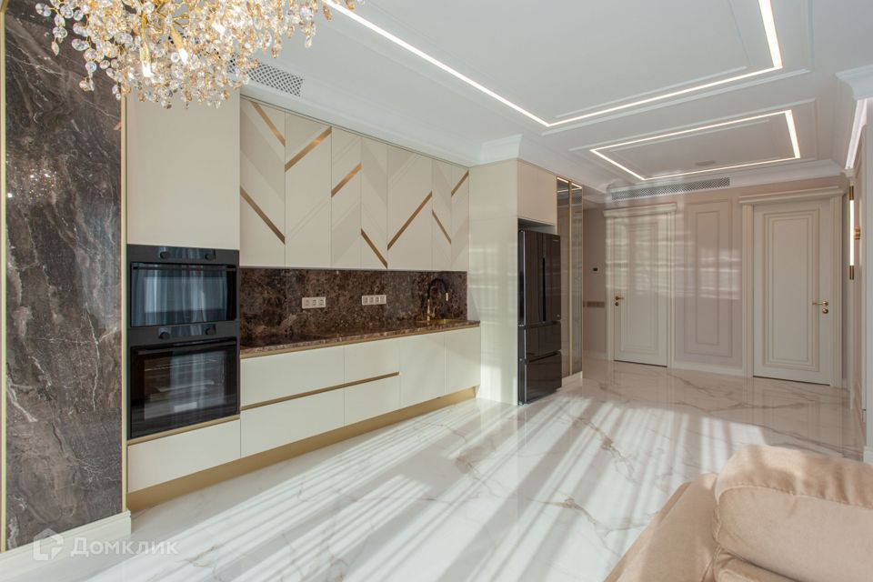 Продаётся 5-комнатная квартира, 143 м²