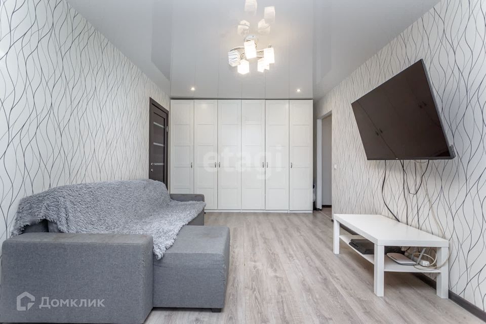 Продаётся 4-комнатная квартира, 64.2 м²