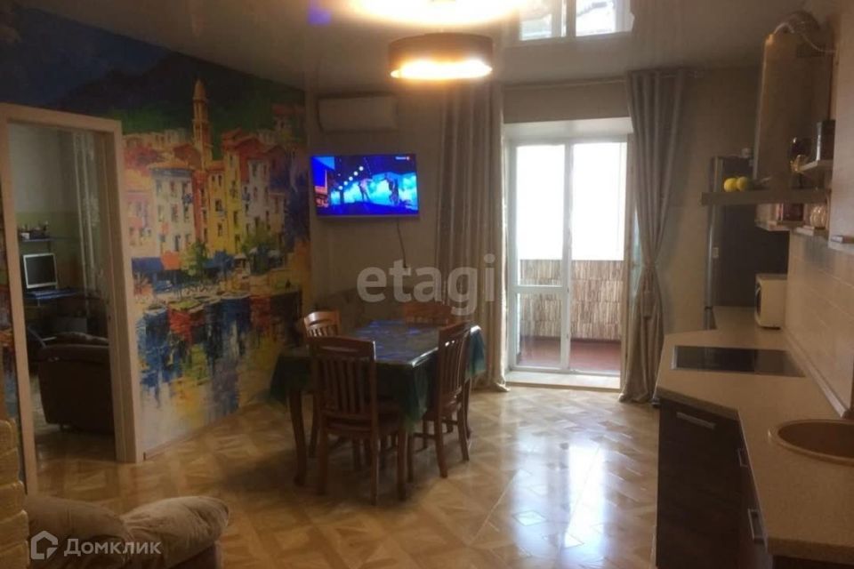 Продаётся 3-комнатная квартира, 82 м²