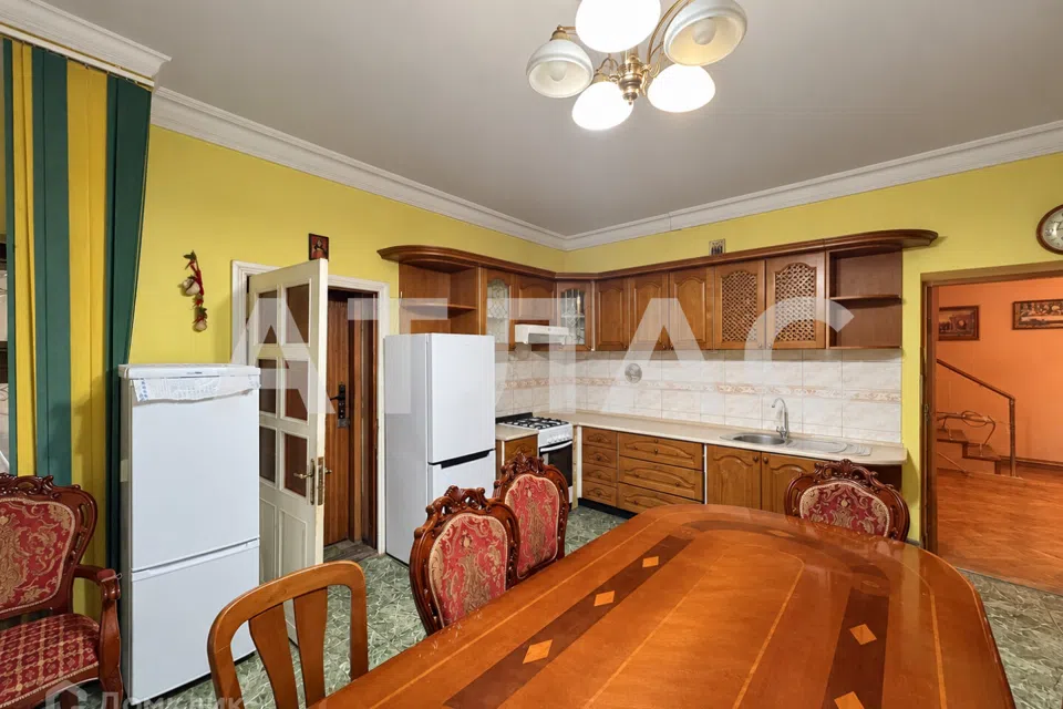 Продаётся 2-этажный дом, 235.1 м²