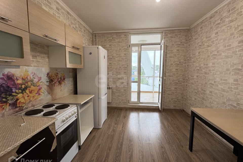 Продаётся 1-комнатная квартира, 56.6 м²