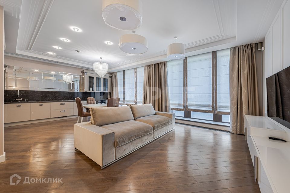 Продаётся 3-комнатная квартира, 131 м²