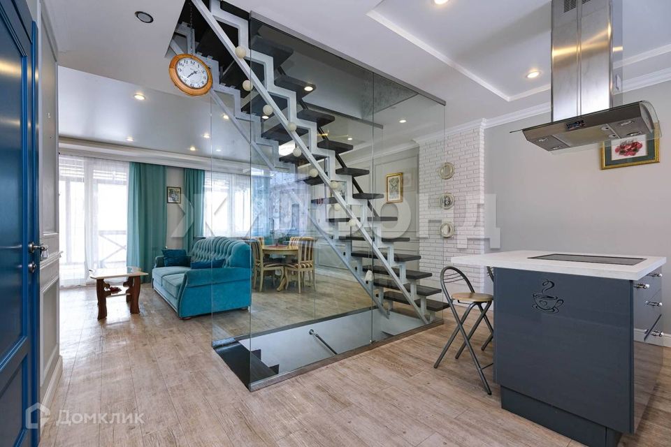 Продаётся 3-комнатная квартира, 153.9 м²