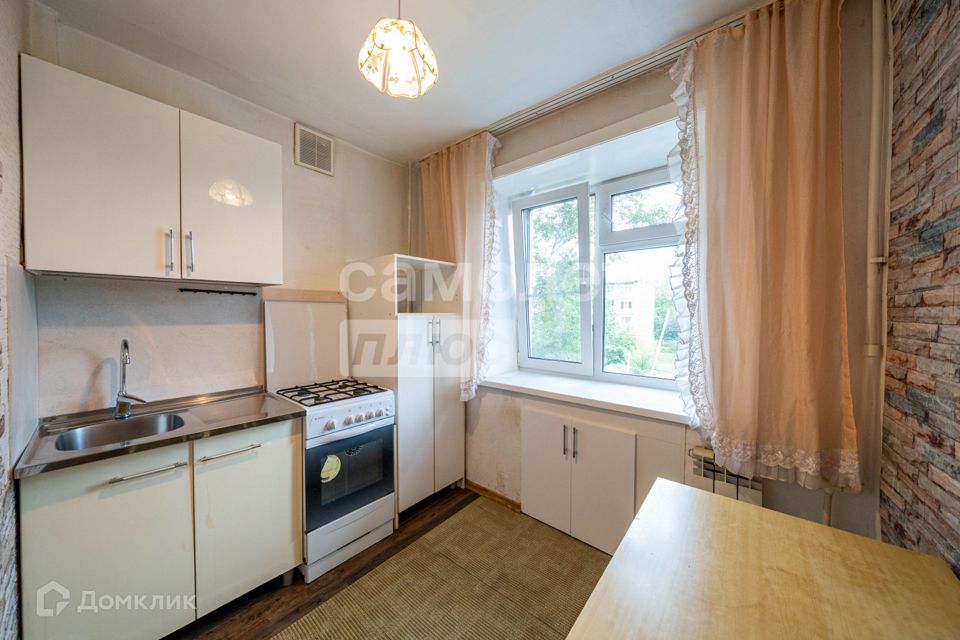 Продаётся 3-комнатная квартира, 49.7 м²