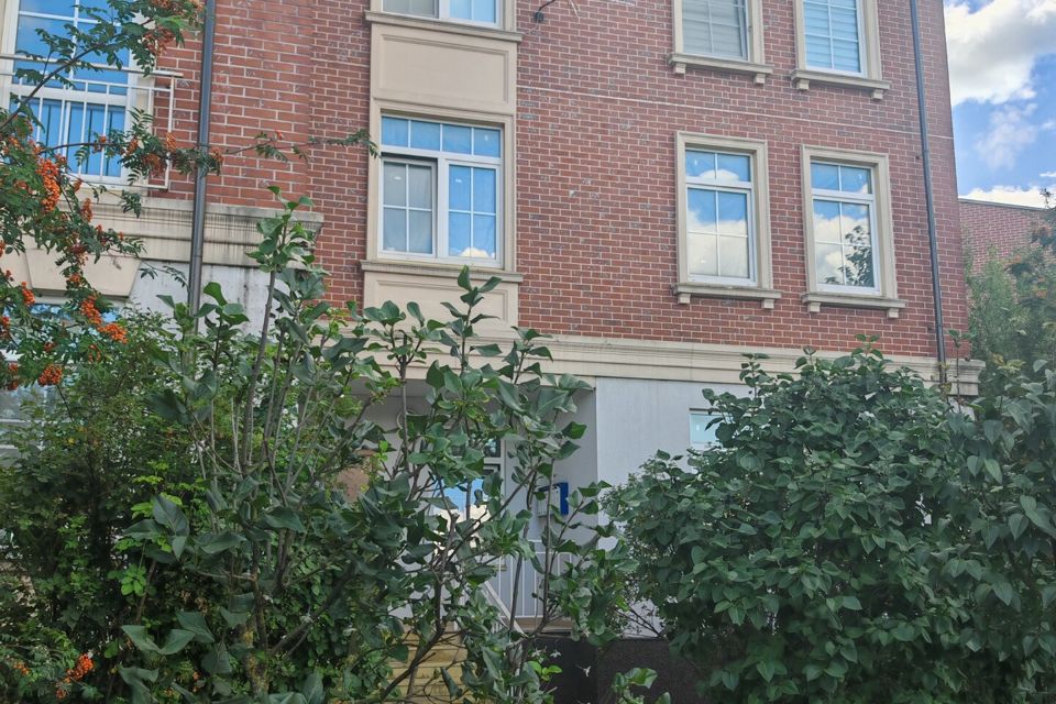 Продаётся 2-комнатная квартира, 76.3 м²