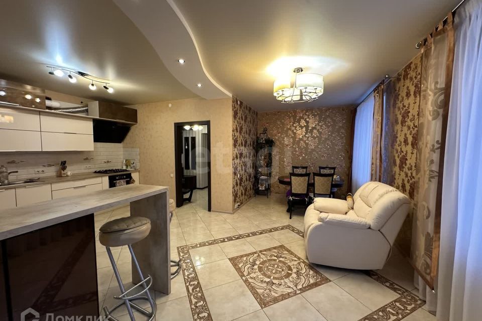 Сдаётся 4-комнатная квартира, 170.3 м²