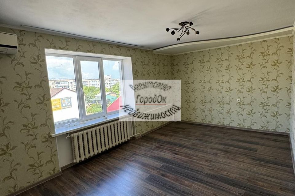 Продаётся 4-комнатная квартира, 64 м²