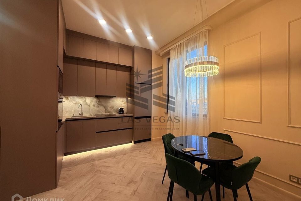 Сдаётся 2-комнатная квартира, 65 м²