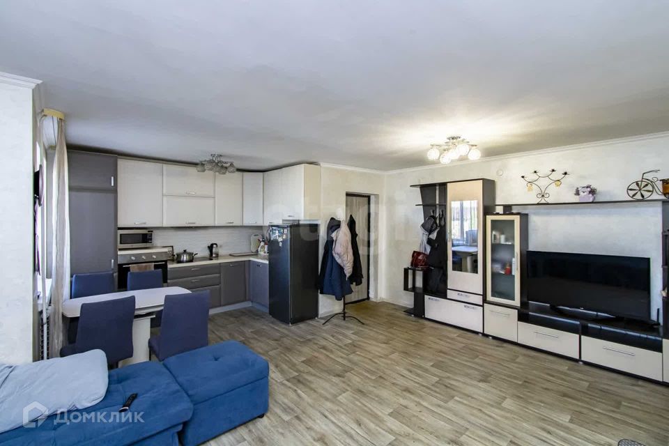 Продаётся 3-комнатная квартира, 57.7 м²