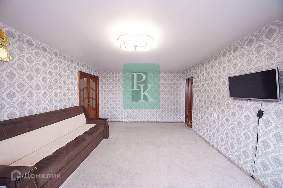 Продаётся 4-комнатная квартира, 87 м²