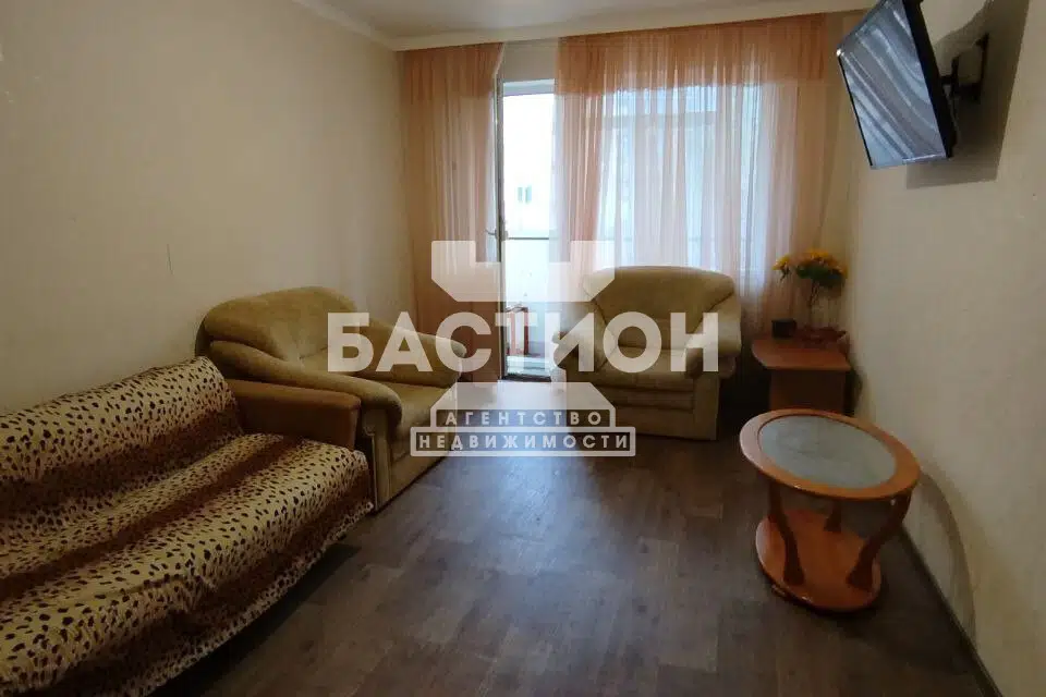 Продаётся 4-комнатная квартира, 61 м²