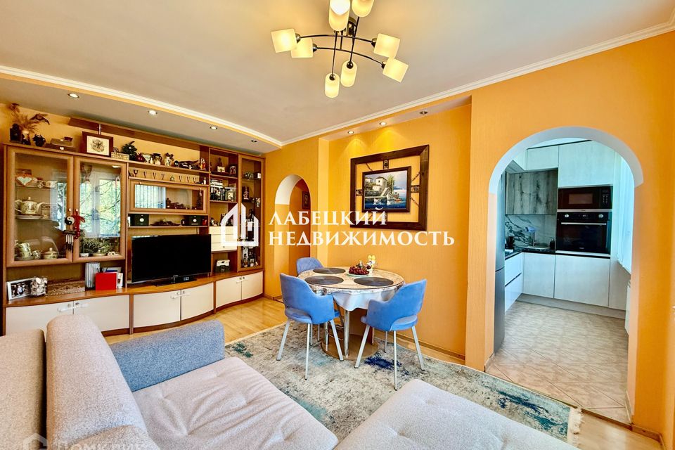 Продаётся 3-комнатная квартира, 62.1 м²