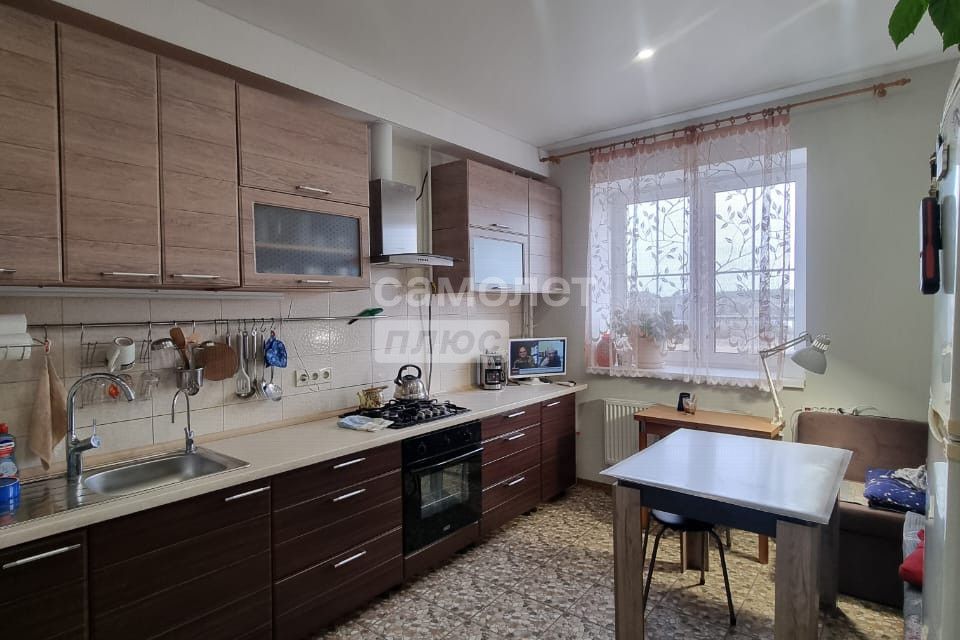 Продаётся 1-комнатная квартира, 42.7 м²