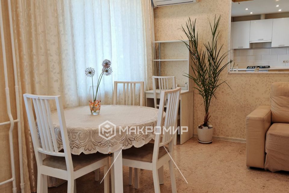 Продаётся 2-комнатная квартира, 76.5 м²