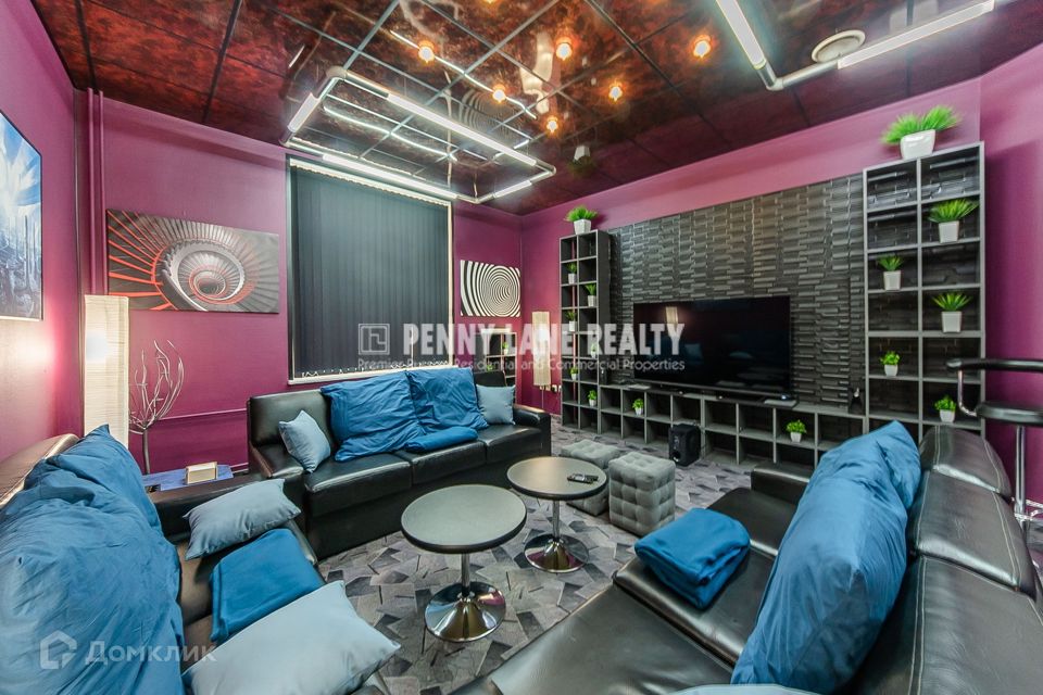 Продаётся 9-комнатная квартира, 273 м²