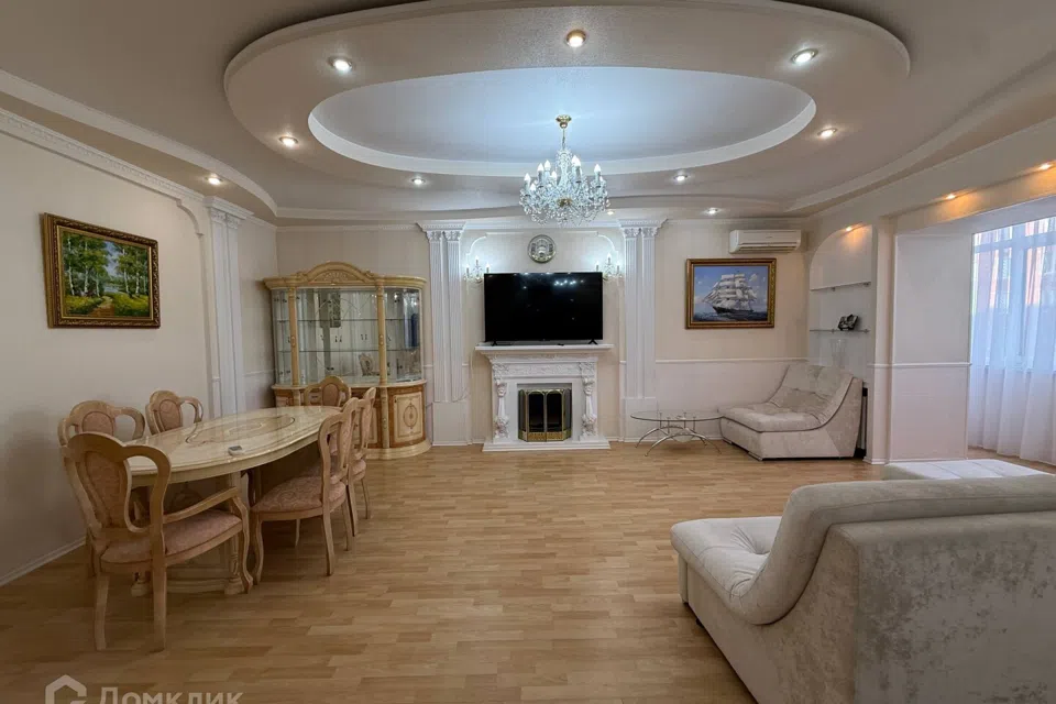 Сдаётся 2-комнатная квартира, 90 м²