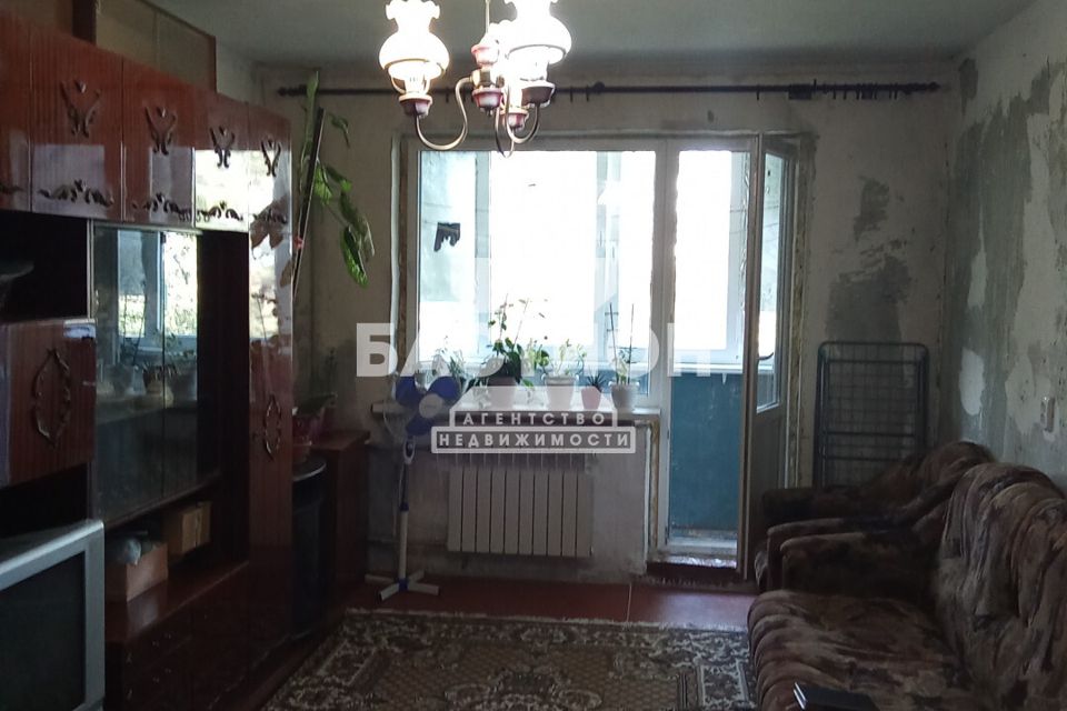 Продаётся 4-комнатная квартира, 82 м²