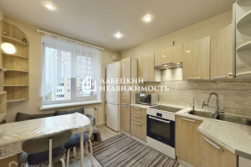 Продаётся 2-комнатная квартира, 57.4 м²