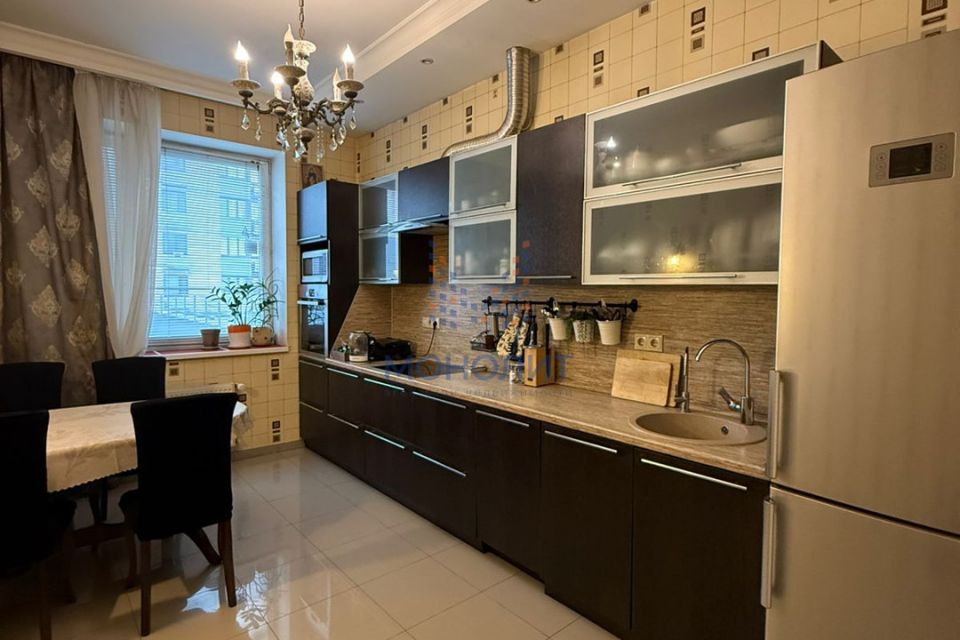 Продаётся 3-комнатная квартира, 90 м²
