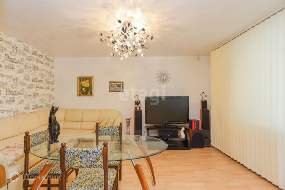 Продаётся 5-комнатная квартира, 101.1 м²