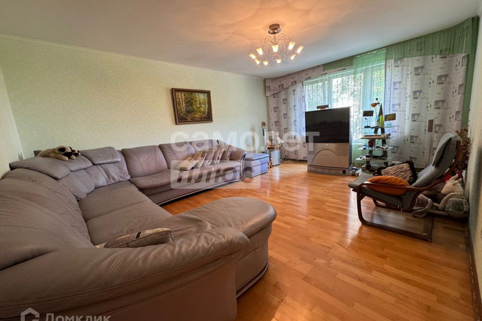 Продаётся 4-комнатная квартира, 130.4 м²