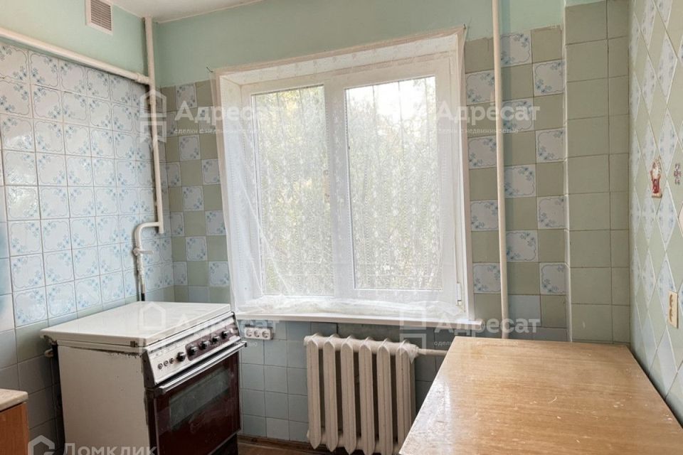 Продаётся 4-комнатная квартира, 57.1 м²