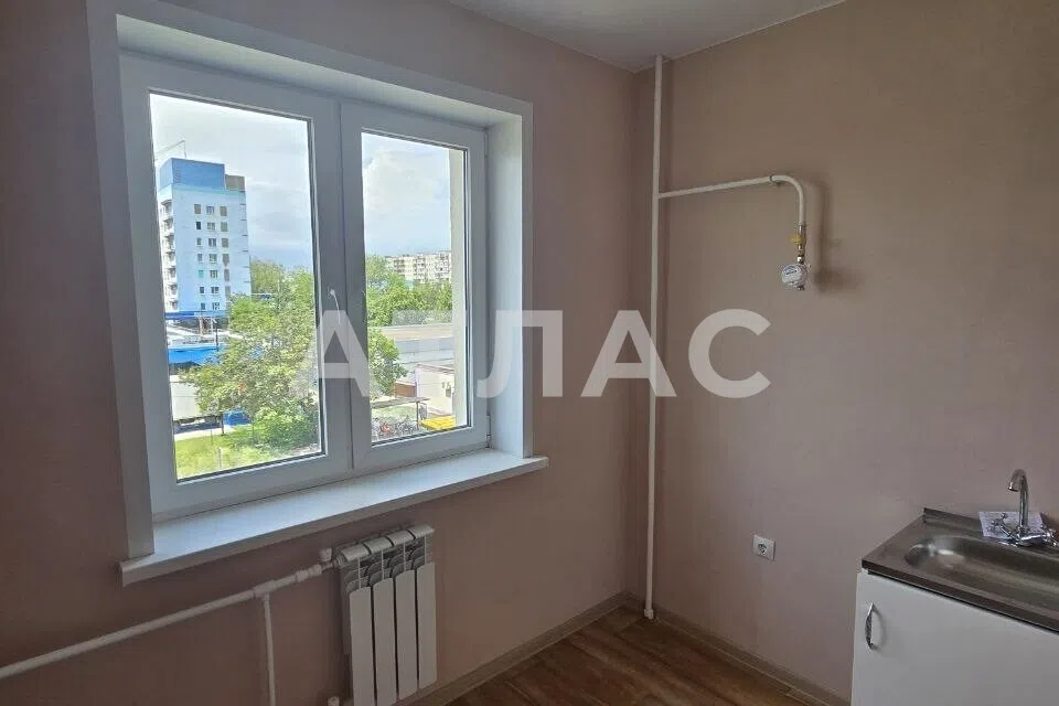 Продаётся 4-комнатная квартира, 62.7 м²