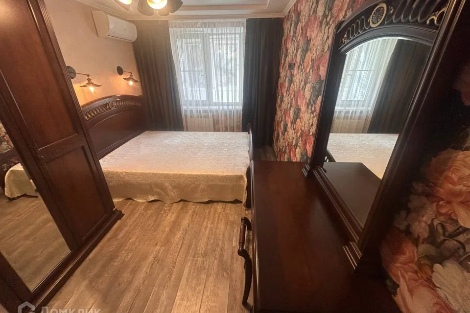 Сдаётся 4-комнатная квартира, 90 м²