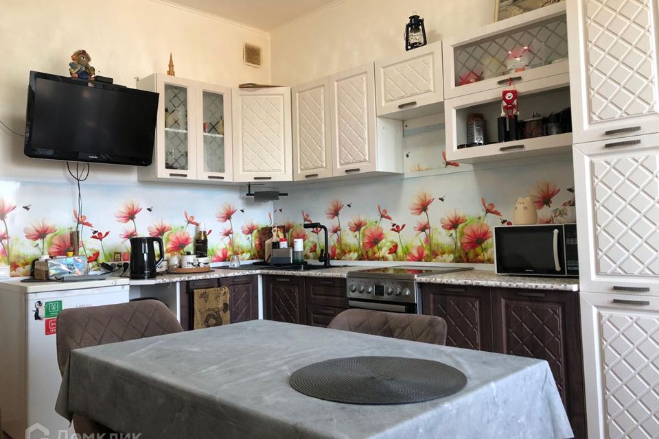 Продаётся 2-комнатная квартира, 71.4 м²