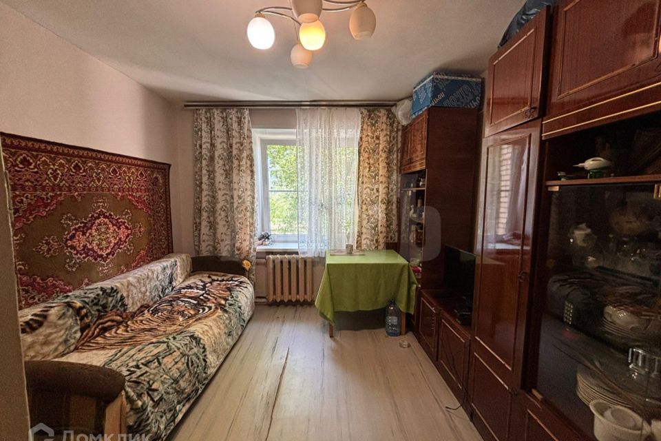 Продаётся комната в 4-комн. квартире, 12.4 м²