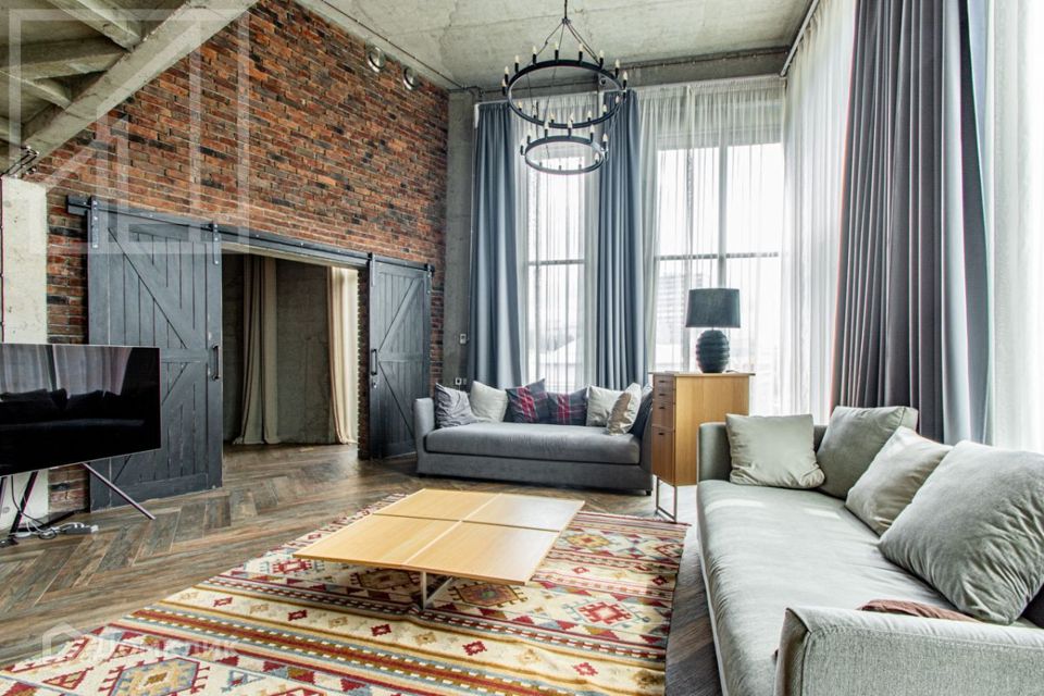 Сдаётся 6-комнатная квартира, 320 м²