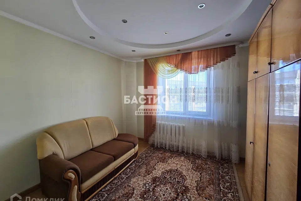 Продаётся 4-комнатная квартира, 79.7 м²