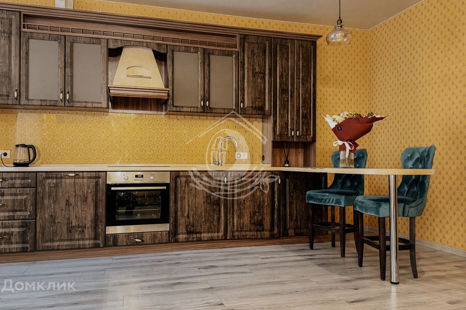 Продаётся 3-комнатная квартира, 104 м²
